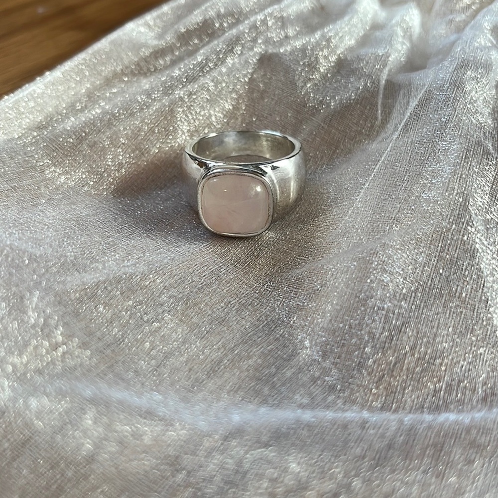 Silver ring, rose quartz